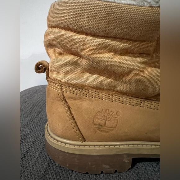 TIMBERLANDS Winter Boots Youth Size 5.5, Gently Used - Picture 4 of 8